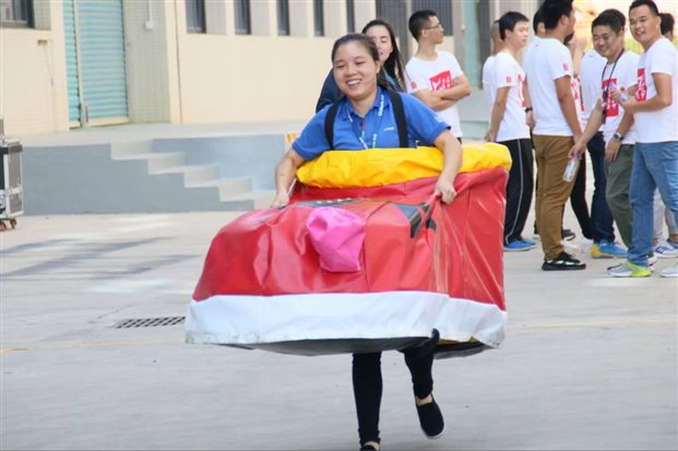 看我多了一只“快樂的大腳”，瞬間腳底生風(fēng)！